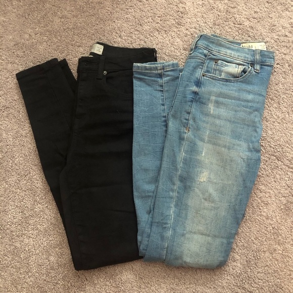 High-Rise Light Wash Denim Jean Legging - Picture 2 of 7